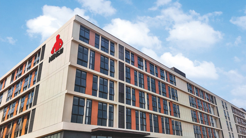 Revolutionizing Plastic Manufacturing: Unleashing Efficiency with Guangdong Xiaojuren Machinery's Advanced Conveying Systems and Auxiliary Solutions