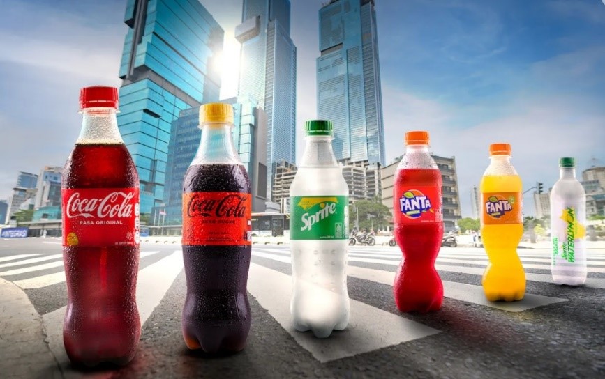 可口可乐在印尼推出的新包装，采用100%可完全回收的PET（rPET）（不包括瓶盖和标签），符合该品牌“无废弃物世界”的愿景。.jpg