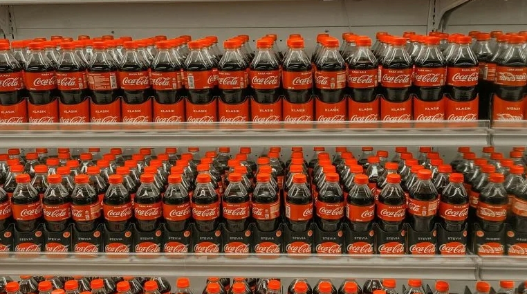 可口可乐加拿大气泡饮料瓶全面转向100%再生料.png