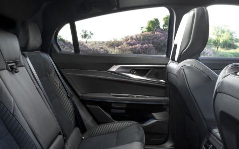 Renault Rafale_automotive interior_480.jpg