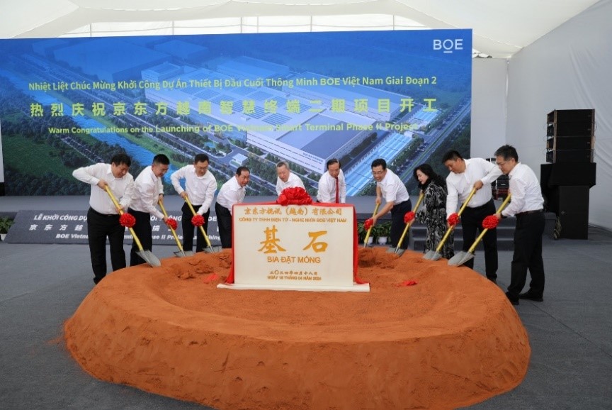 BOE Technology Group started construction of its electronics factory in Vietnam with an investment of US$275 million. 