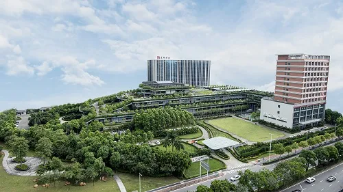 Route Highlights: GDXL focuses on food and beverage packaging mold segment. It won the Ministry of Industry and Information Technology focus on speciality and special new "small giant" enterprise title, and its bottle blowing mold is the national Ministry of Industry and Information Technology as a single champion product.<br>
Language: Mandarin & English<br>
Travelling time: 90 mins