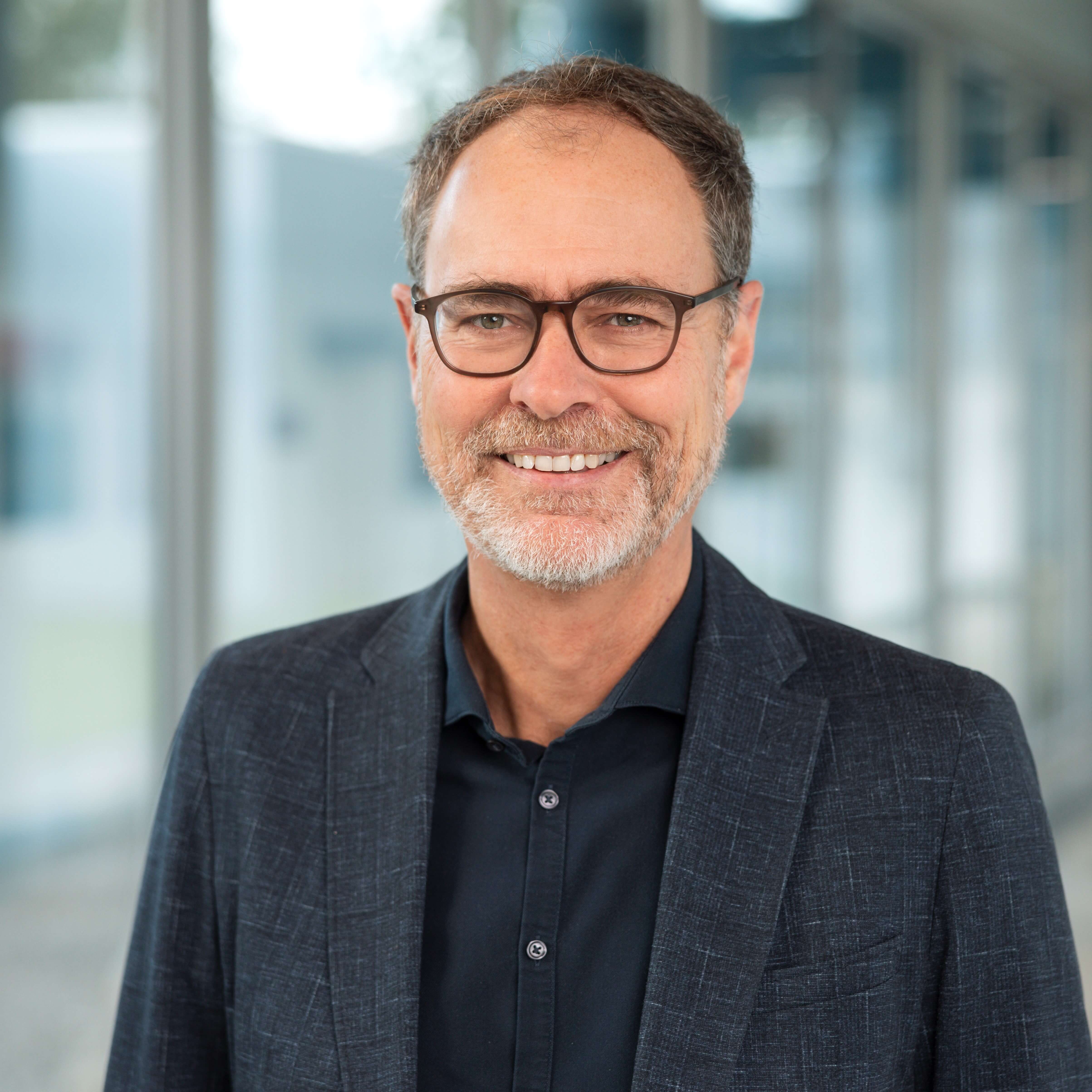Thorsten Kühmann 先生
