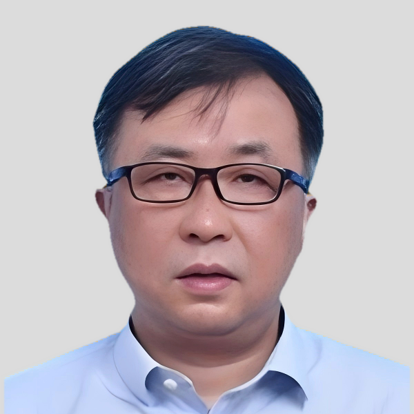周權 先生