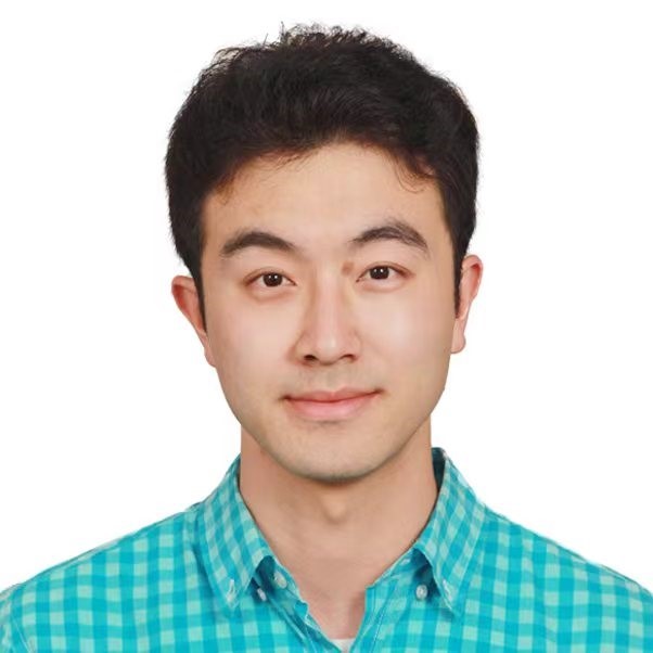 以上演講嘉賓及<br>
隆基綠能科技股份有限公司<br>
隆基綠能中國分散式地區部技術支援負責人 戴健 先生