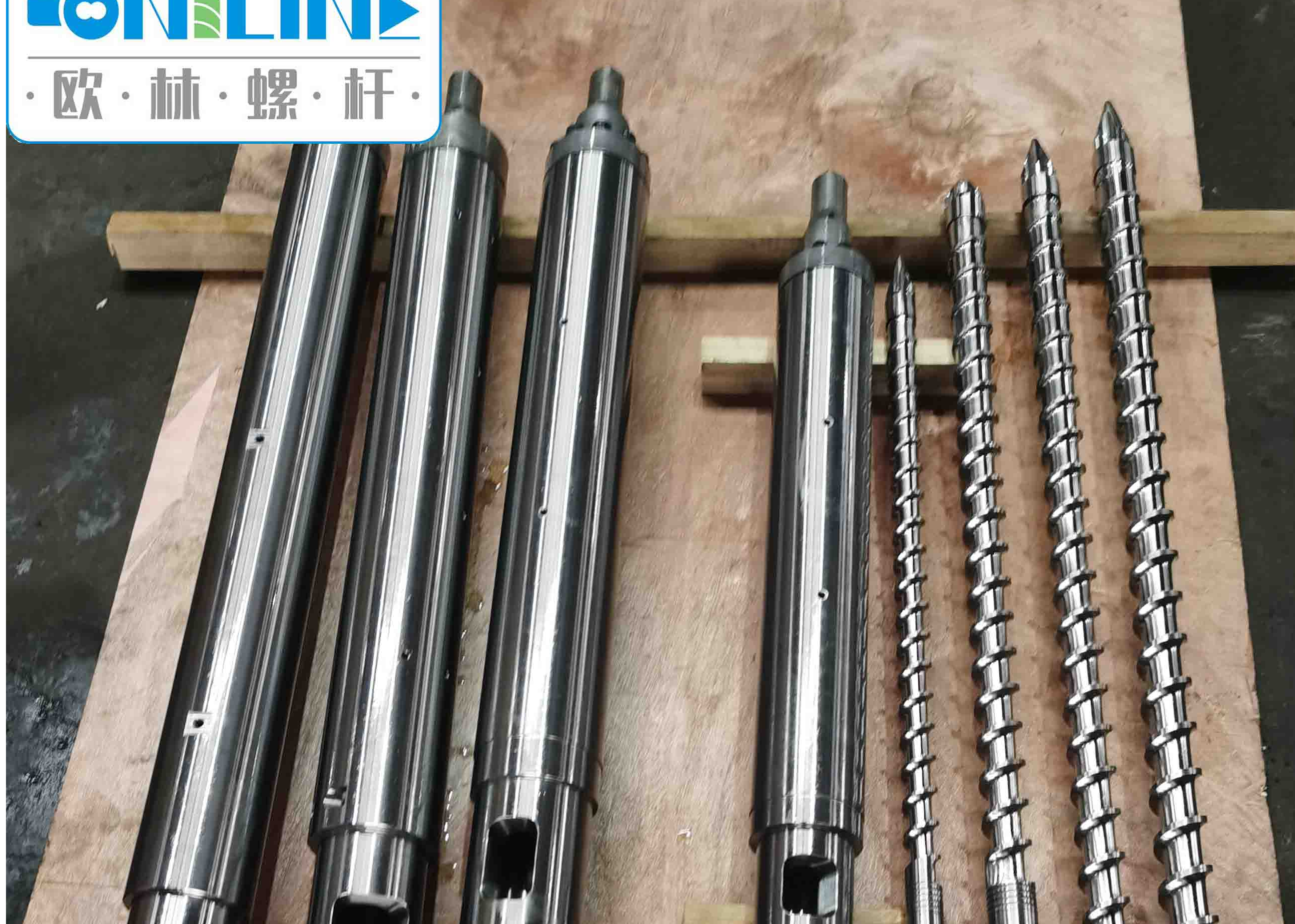 INJECTION MOLDING MACHINE SCREW AND BARREL SliderImage