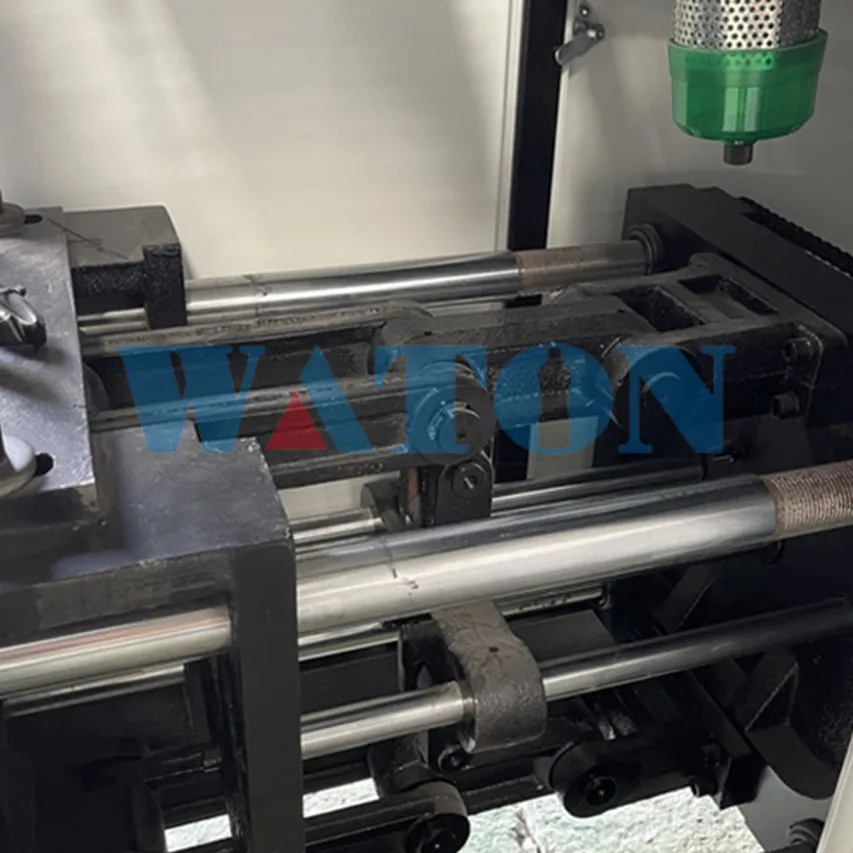 High Quality 2L-5L 2 Cavity Semi Automatic Blowing Machine SliderImage