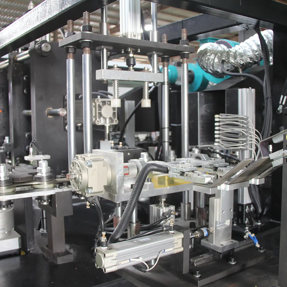 Automatic 2 Cavity Blow Molding Machine From Manufacturers SliderImage