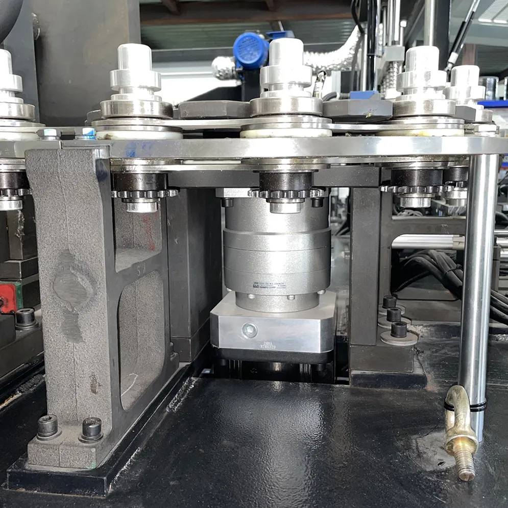 High Quality 3500-4500 BPH Automatic 4 Cavity Blowing Machine SliderImage