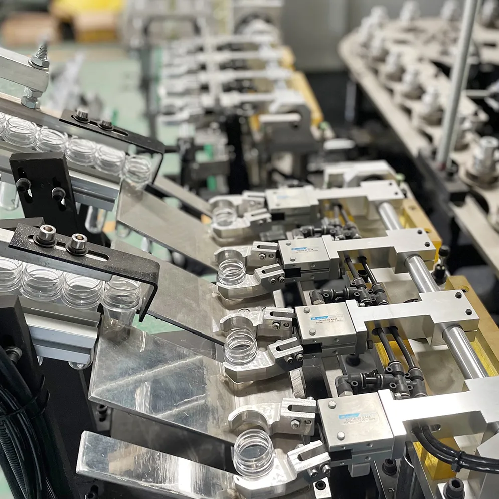 High Quality 3500-4500 BPH Automatic 4 Cavity Blowing Machine SliderImage