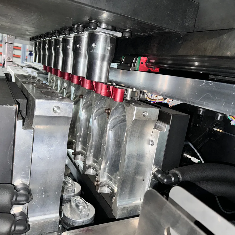 2000ml 2500ml Automatic 8 Cavity Pet Water Bottle Blowing Moulding Machine MAX8-0.7LL SliderImage