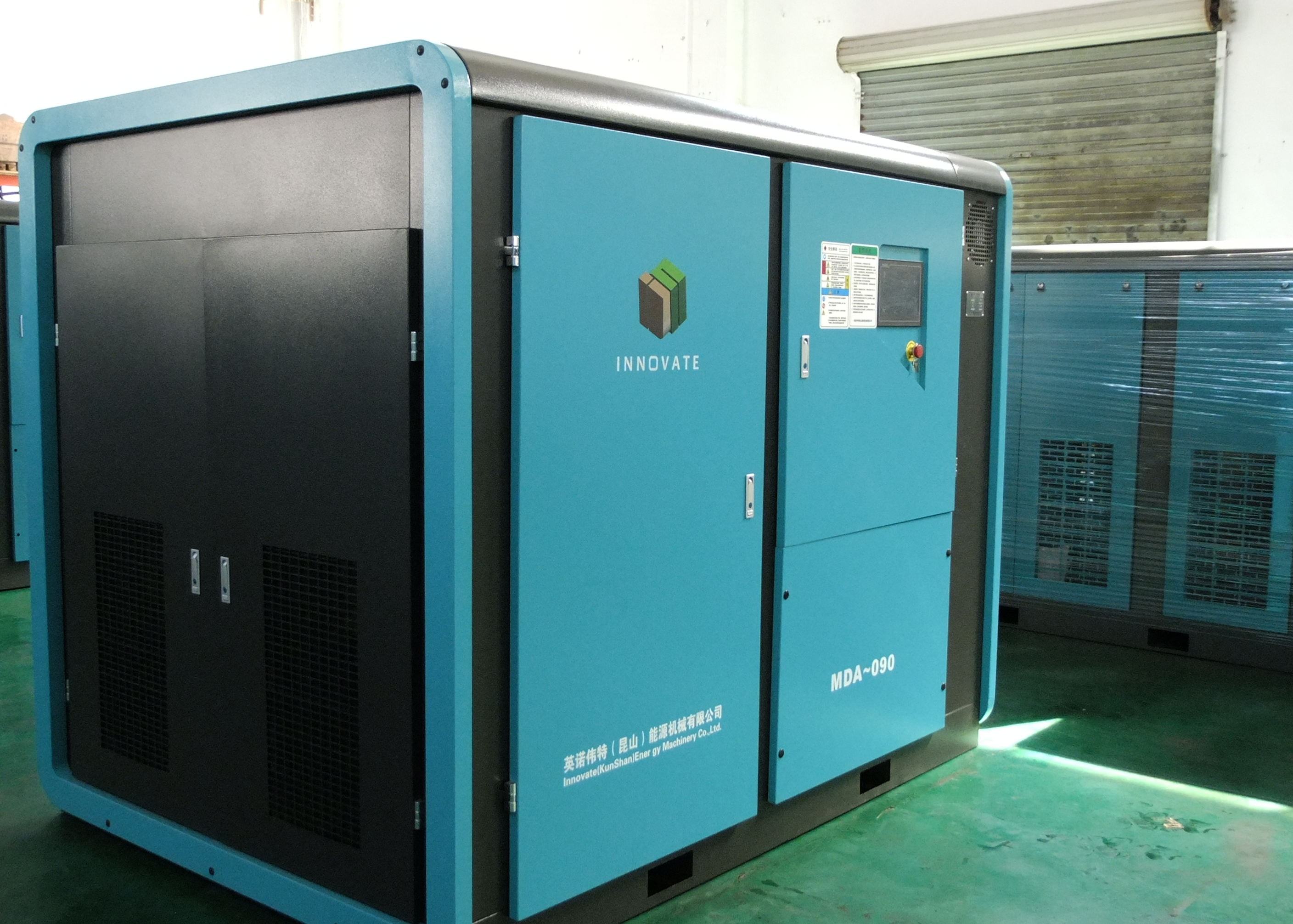 Medium and high pressure screw air compressor SliderImage