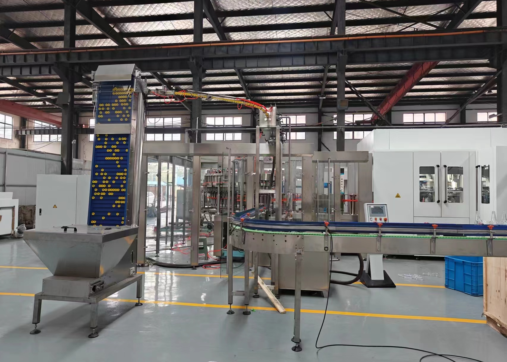  water/csd drink/juice Blowing-filling -capping combi block system  SliderImage