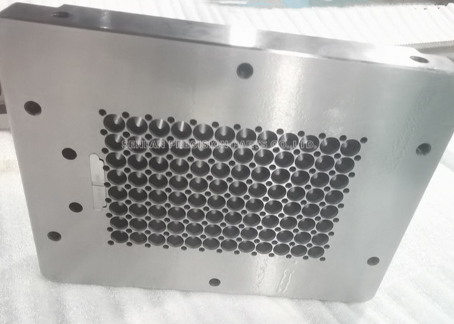 STAVAX Material Multiple Cavity Mold Core For Precision Medical Moulding SliderImage