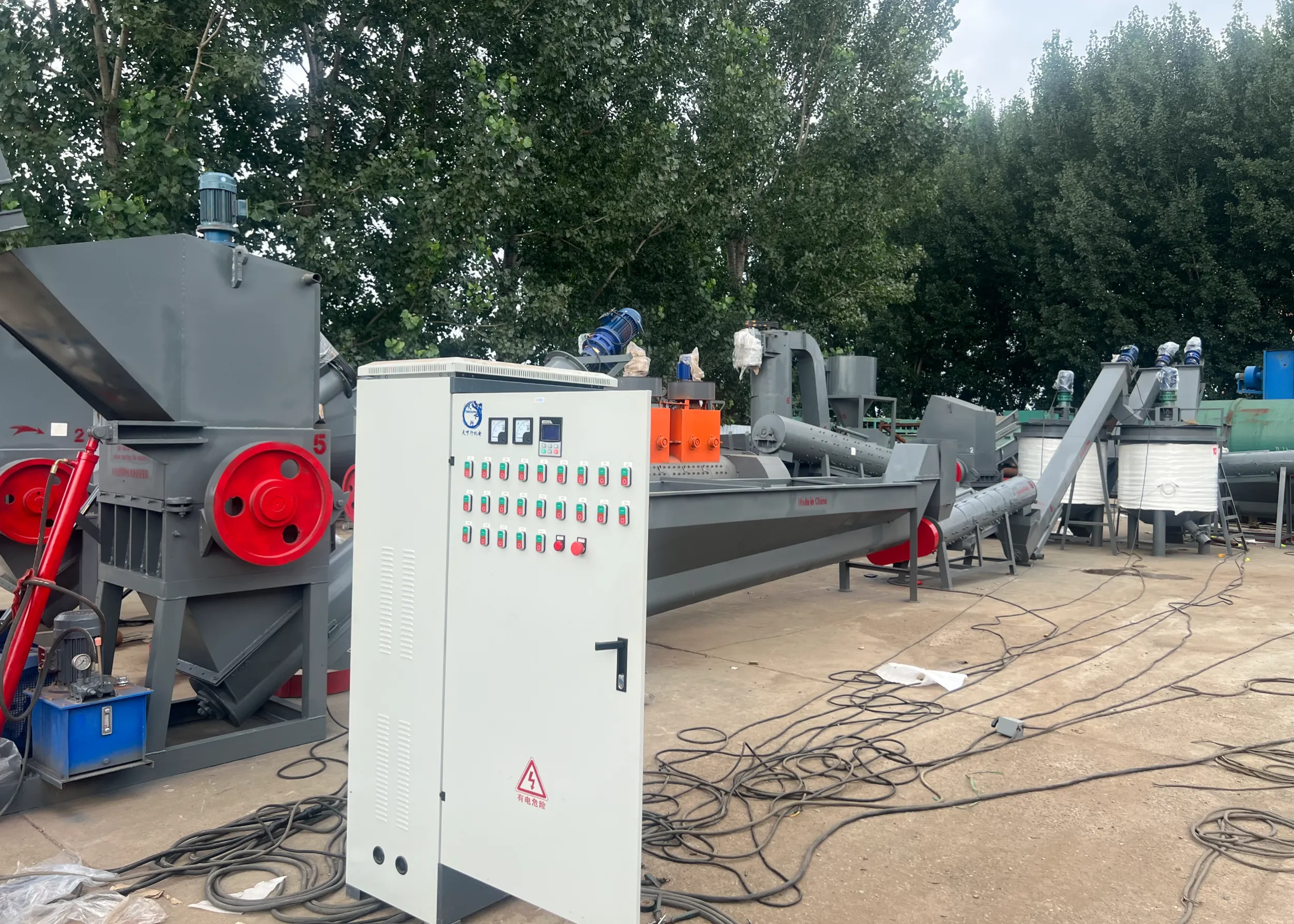 PET Bottles Crushing Washing Drying Recycling Production Line SliderImage