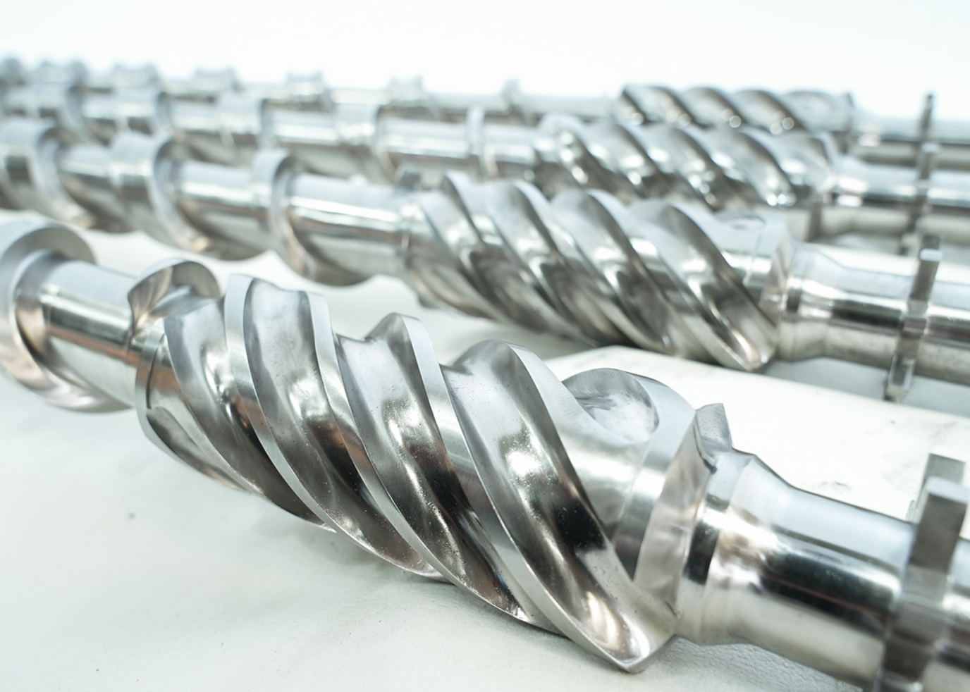 Bimetallic Single Screw and Barrel for Extruder SliderImage