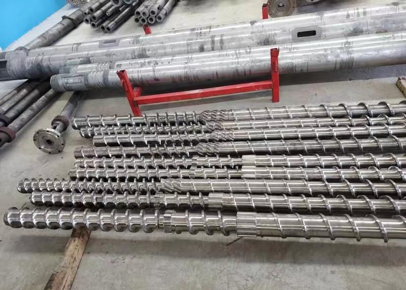 high quality vented screw and barrel design for recycling pelletizer wear-resisting and corrosion resistance screw and barrel long life time SliderImage