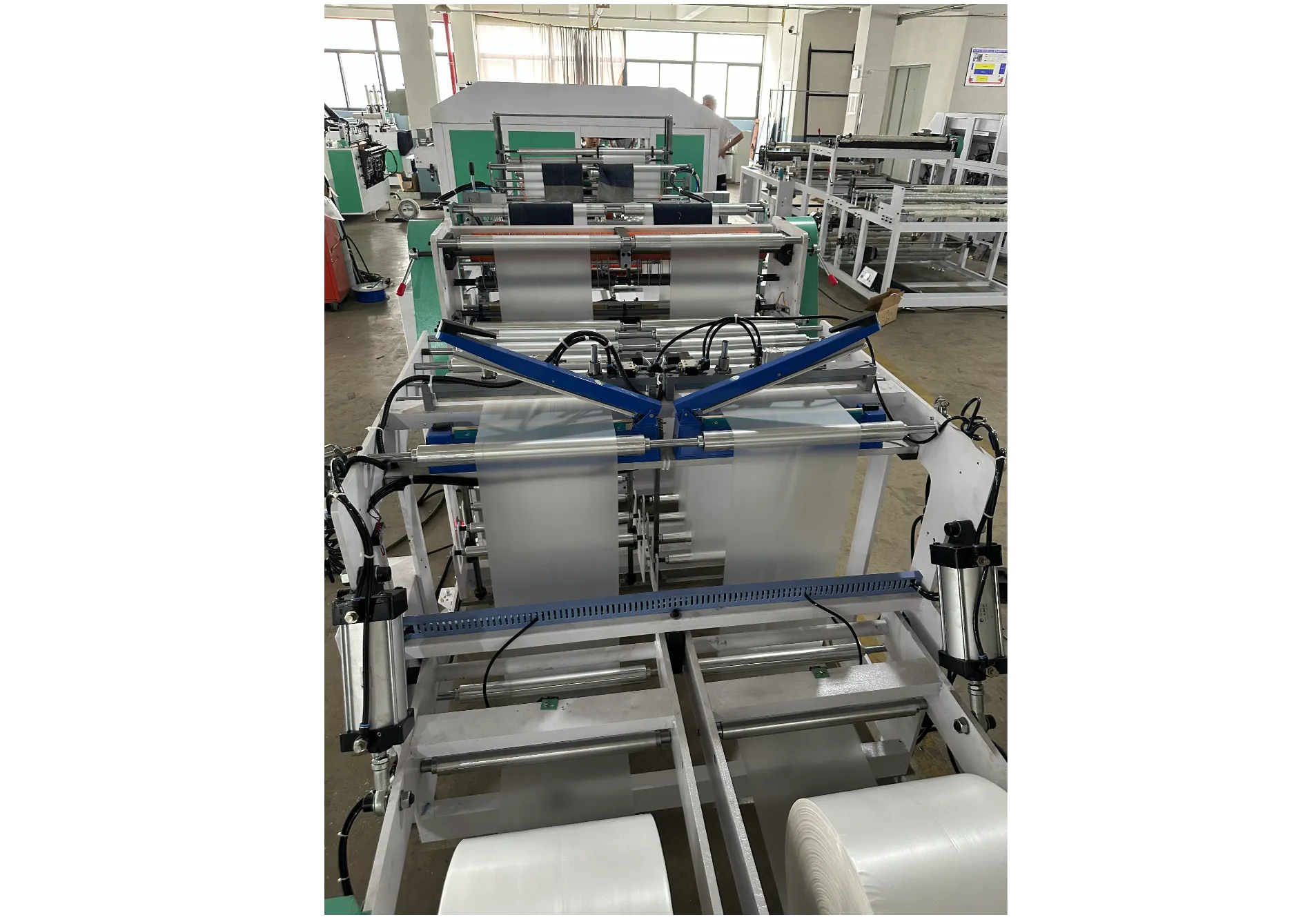 全自动双道无芯连卷制袋机 SliderImage