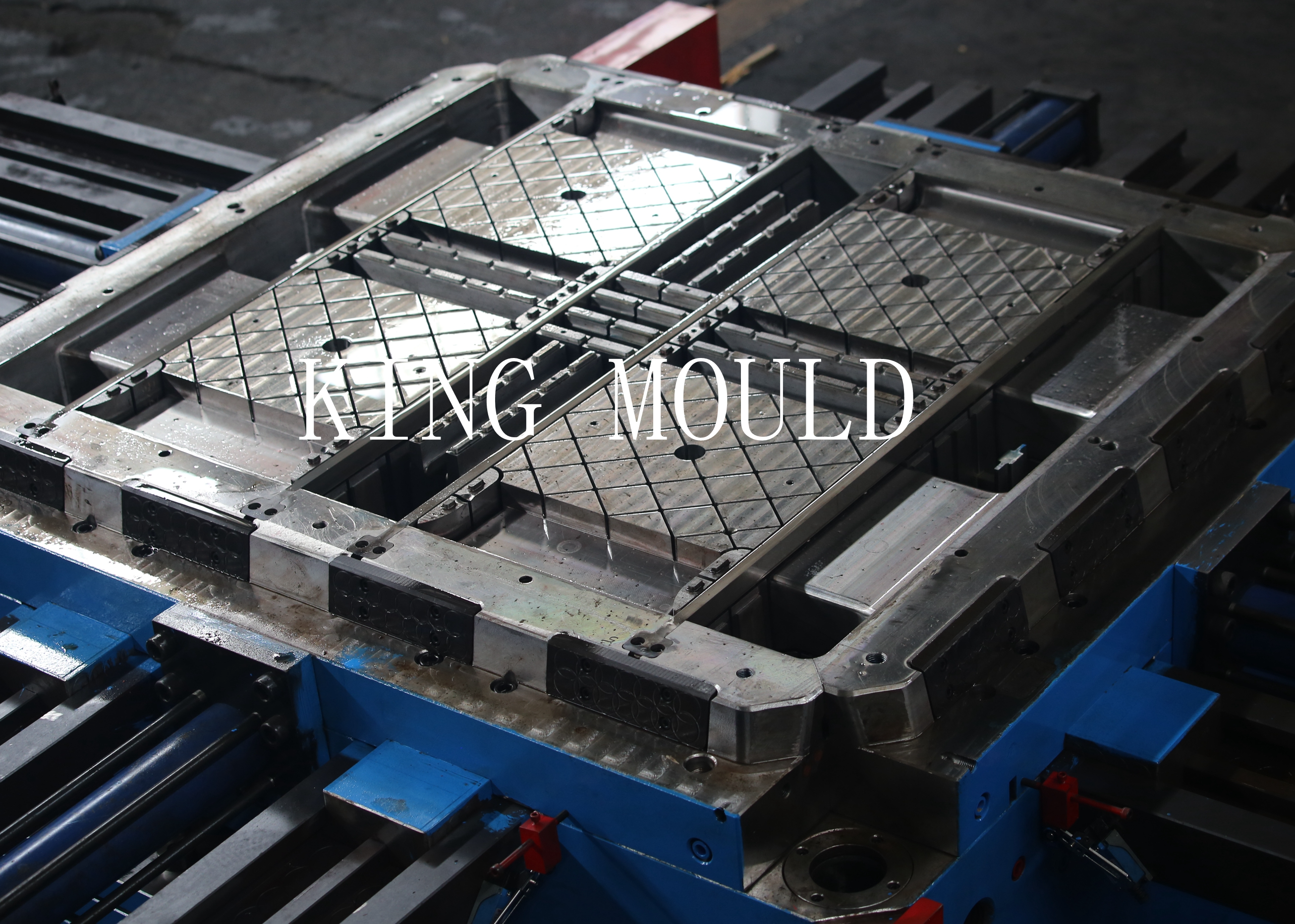 PLASTIC INJECTION PALLET MOULD  SliderImage