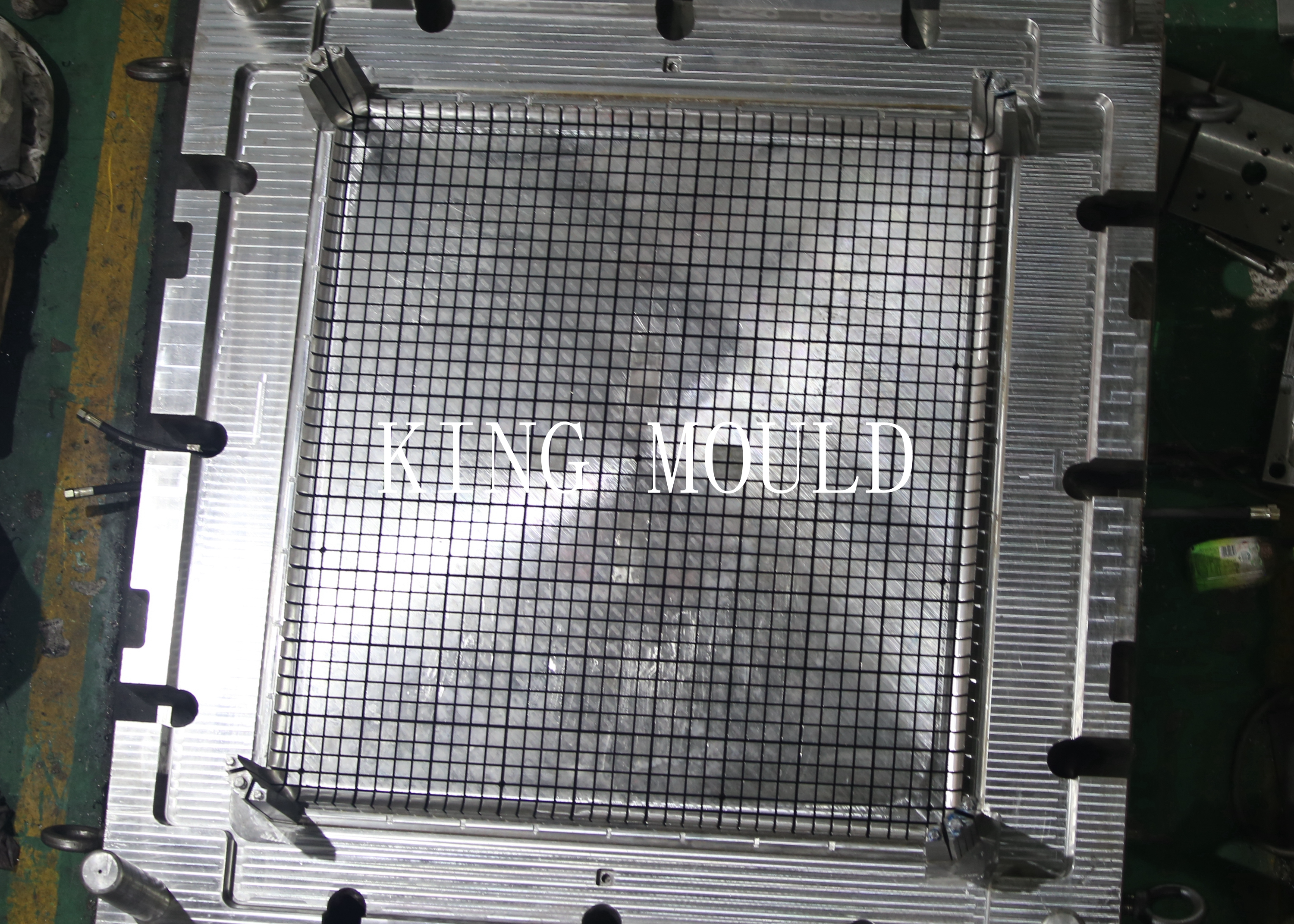 LARGE PLASTIC PALLET COEVER INJECTION MOULD  SliderImage