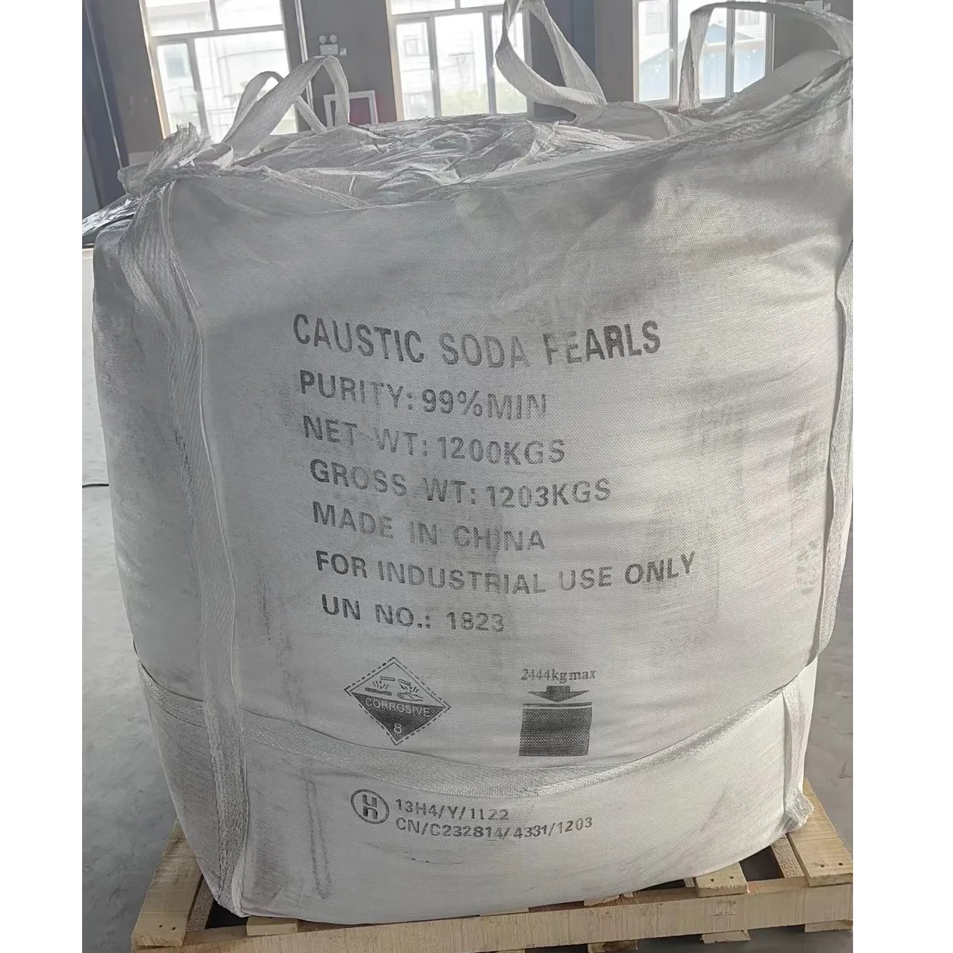 Caustic soda pearls SliderImage