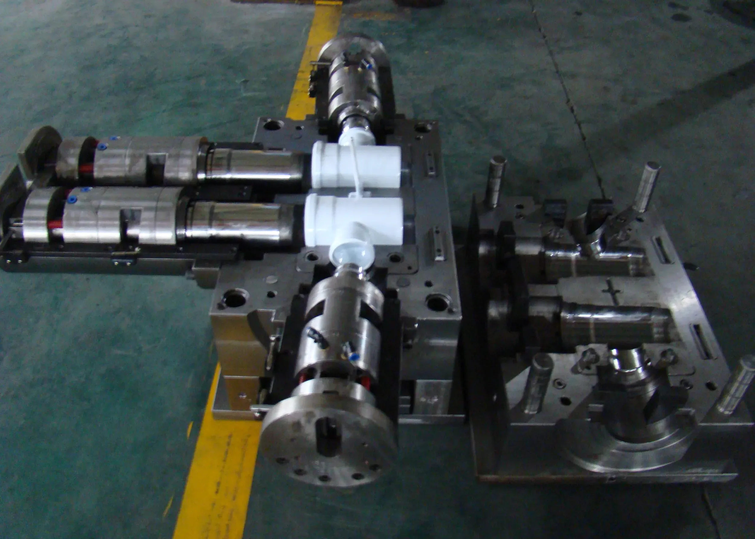 1出4 PVC Y管模具_4
