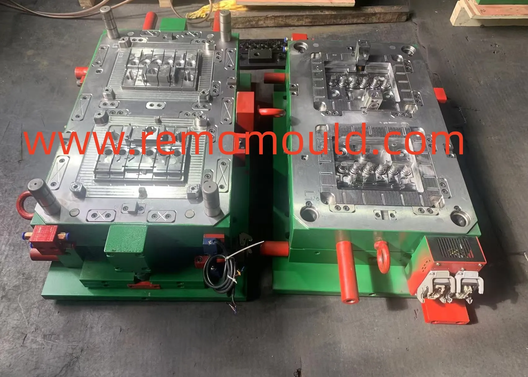 battery lid mould SliderImage