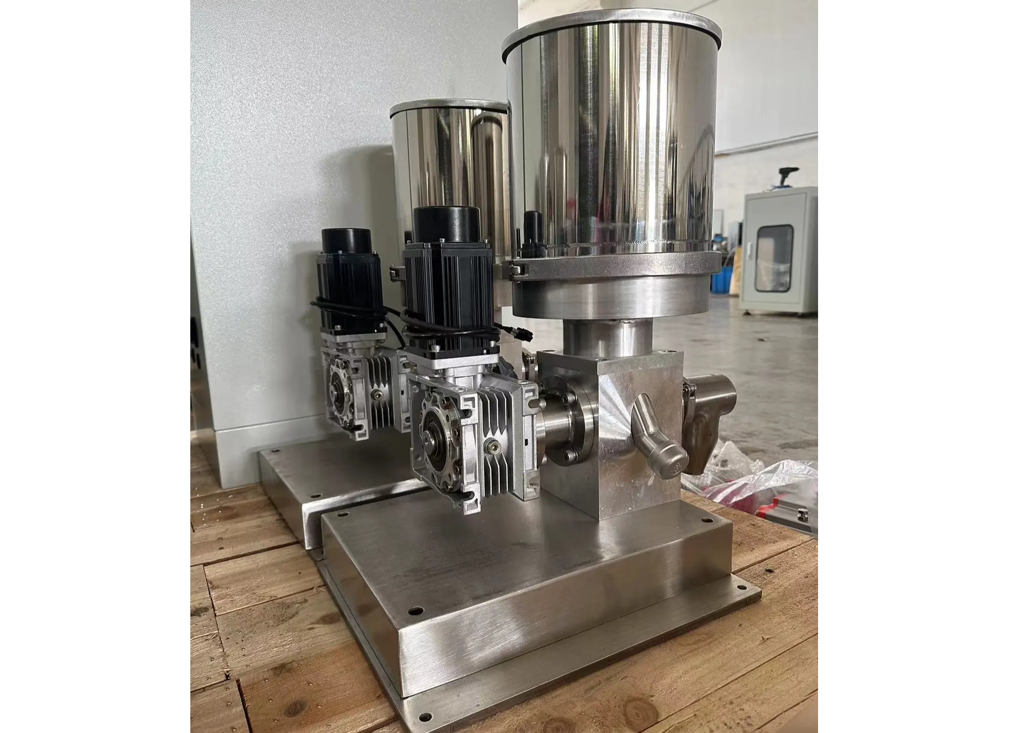 Automatic weighing and feeding system SliderImage