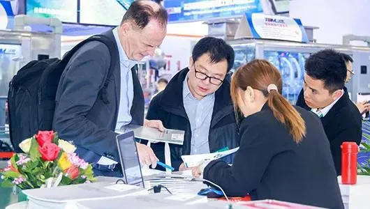  Networking Opportunities with Industry Leaders