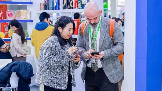  Networking Opportunities with Industry Leaders