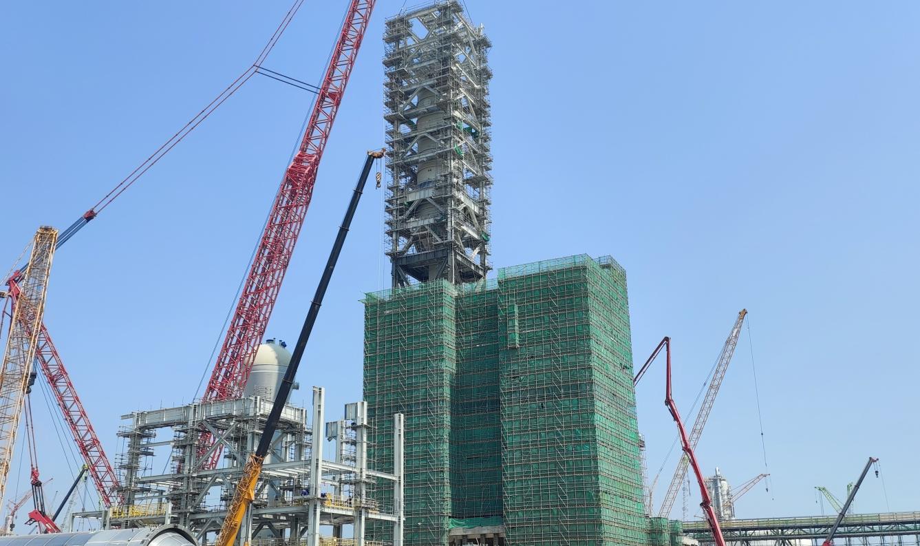 The reactor and product purge bin have been successfully lifted and installed in the new HDPE plant at the Zhanjiang Verbund site.jpg