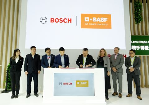 BASF x Bosch_MOU automotive refinish_480.jpg