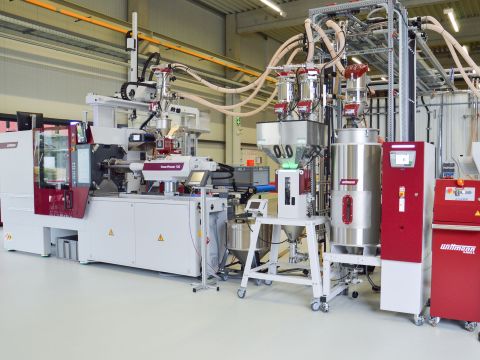 WITTMANN_Technical Center Nuremberg_complete solutions.jpg