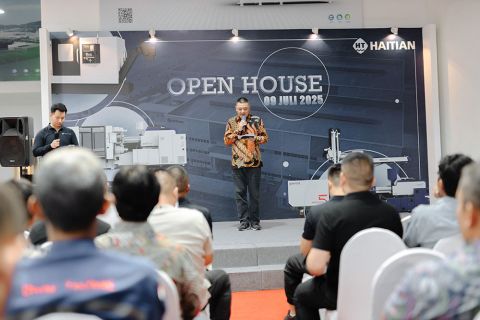 Haitian_Semarang Application Center_manager.jpg