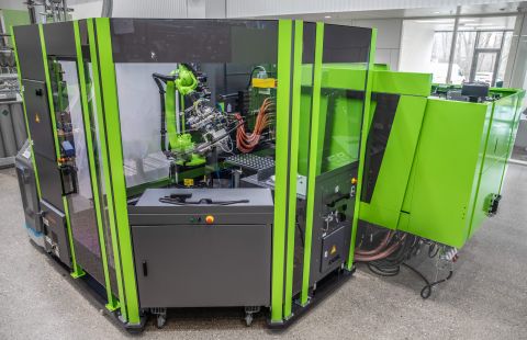 ENGEL_K2025_easix six-axis robots.jpg