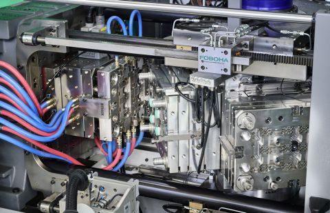 Arburg_Allrounder Cube 1800_4+4 cavity.jpg