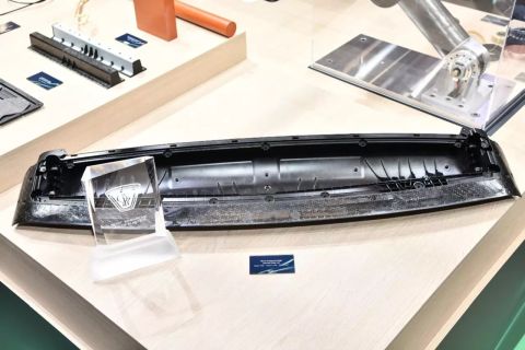 Envalior_SPE Automotive Award 2025_lightweight roof cap.jpg