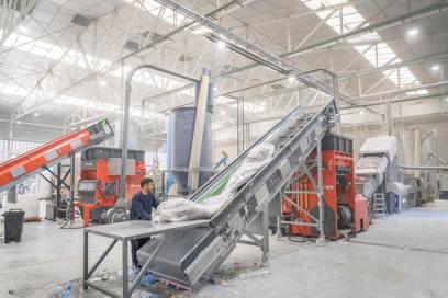 WEIMA_W5.14 single-shaft shredder at WURSI.jpg