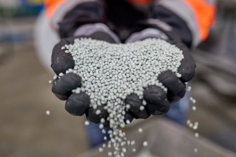 TOMRA x Cirrec_rPET pellets.jpg