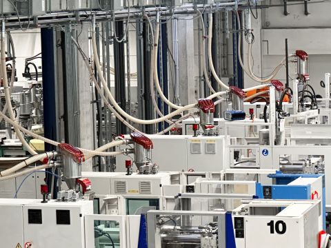 WITTMANN x elasto_Feedmax Clean material loaders.jpg