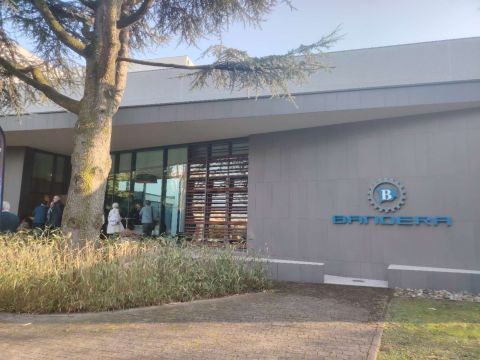 Bandera_visit 01.jpg