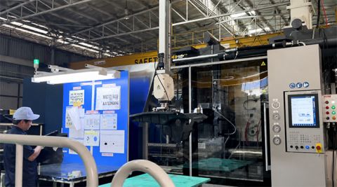 Tederic x Armstrong Auto Parts_injection molding machine 02.jpg