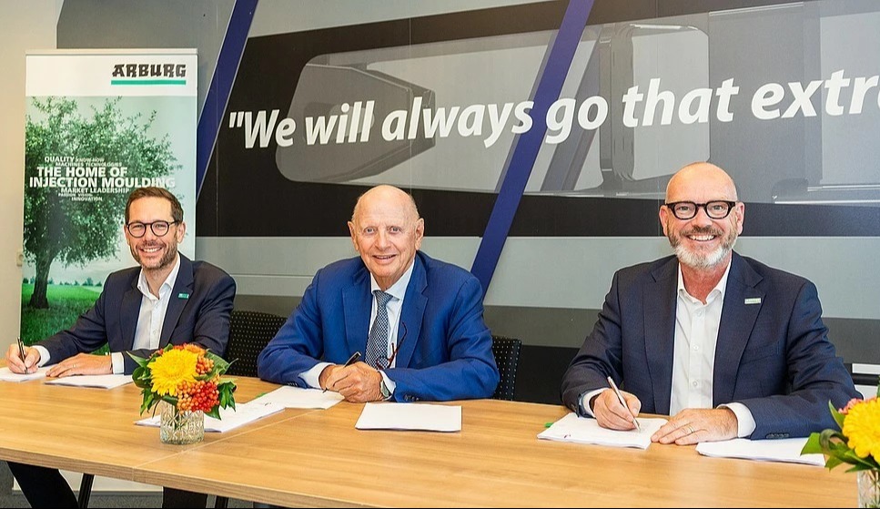 ARBURG acquires Stork IMM