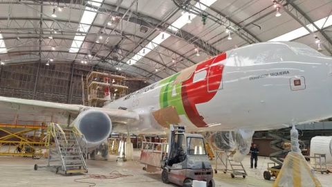 AkzoNobel x TAP Portugal_aerospace coating_01 - 複製.jpg