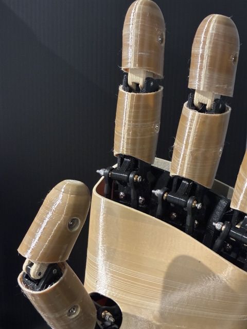 Sumitomo Chemical x Gutenberg_robot hand housing - 複製.jpg