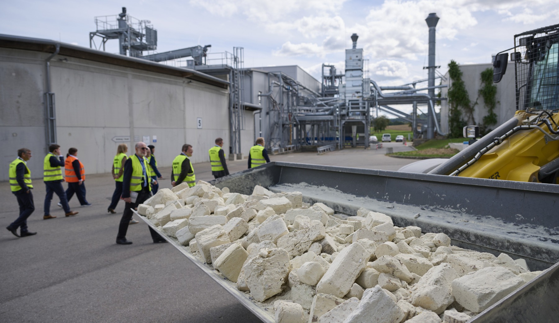 Covestro and puren improve environmental footprint of purenit production