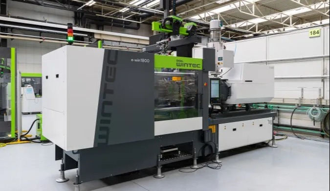 Fakuma 2026: ENGEL to present integrated production cell for automotive connectors