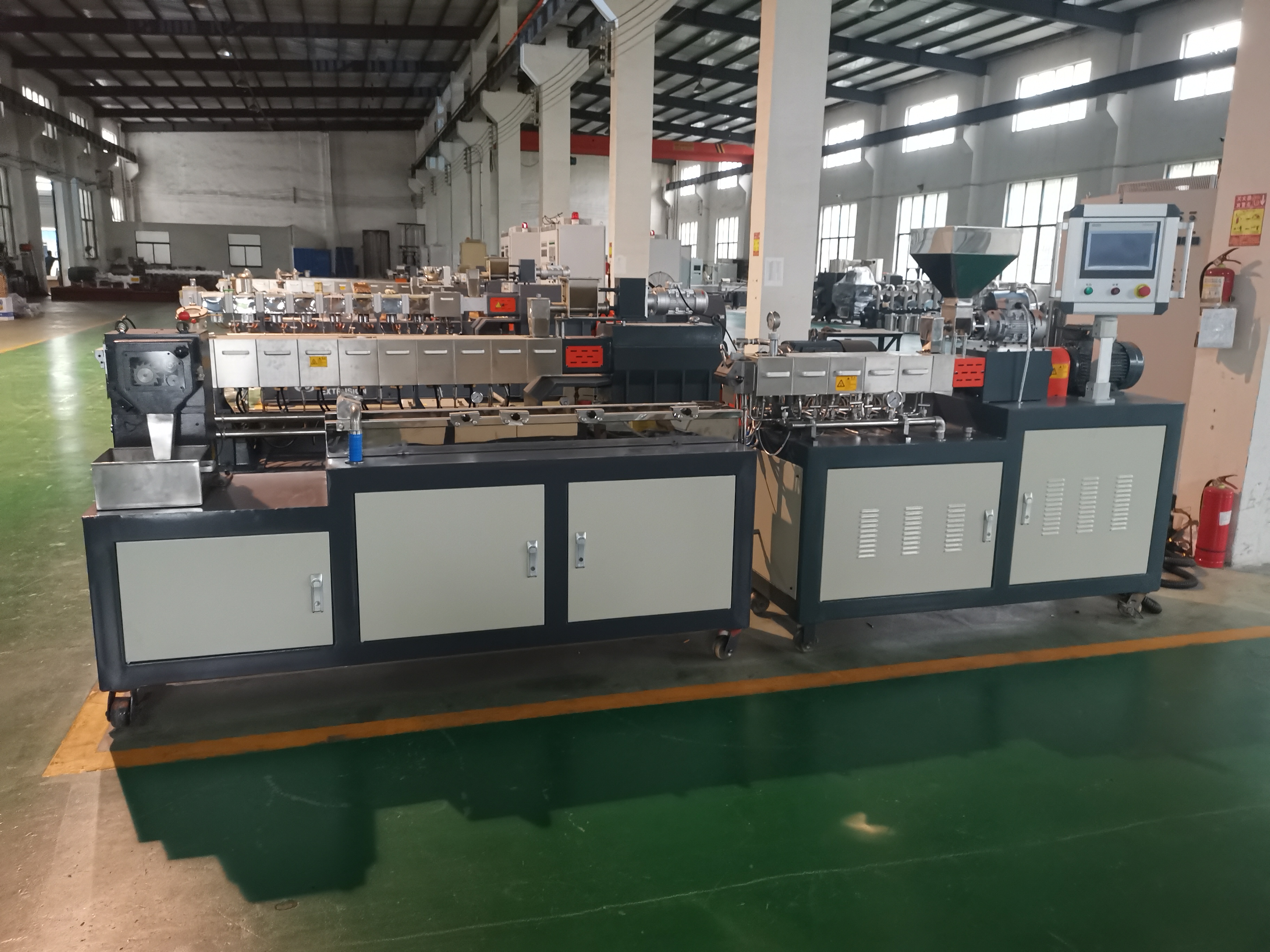 SHJ-65D twin-screw extruder SliderImage