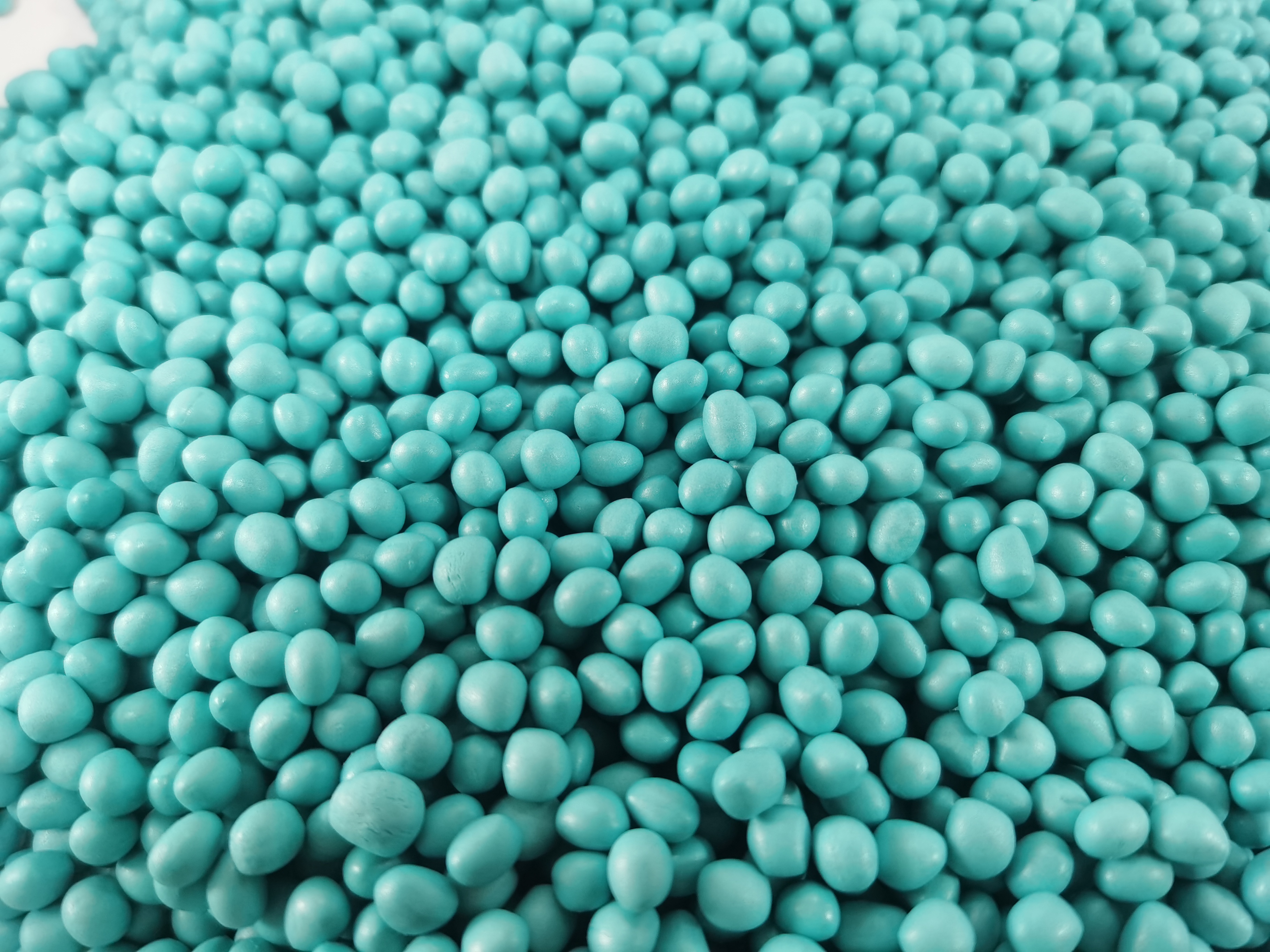 Expanded Aliphatic Polyurethane Beads (E-TPX) SliderImage