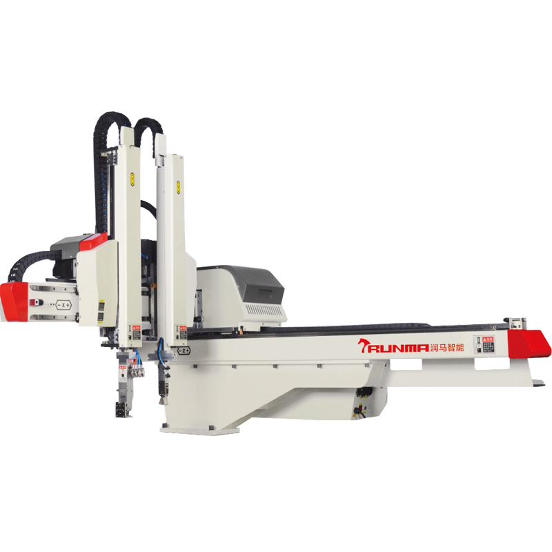 Telescopic store robotic arm